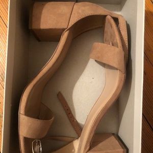 Sandal w/ Heel - Camel/Tan